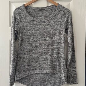 Athleta "No Sweatin' It" High Low Hem top XXS